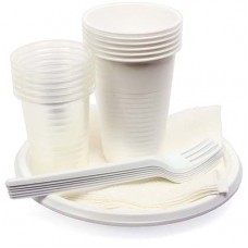 Набор Застолье. Состав: тарелка d 205 белая, стакан 200мл белый (прозрачный), стакан 100мл прозрачный, вилка столовая,  салфетки-все по 6 штук, арт. 71015